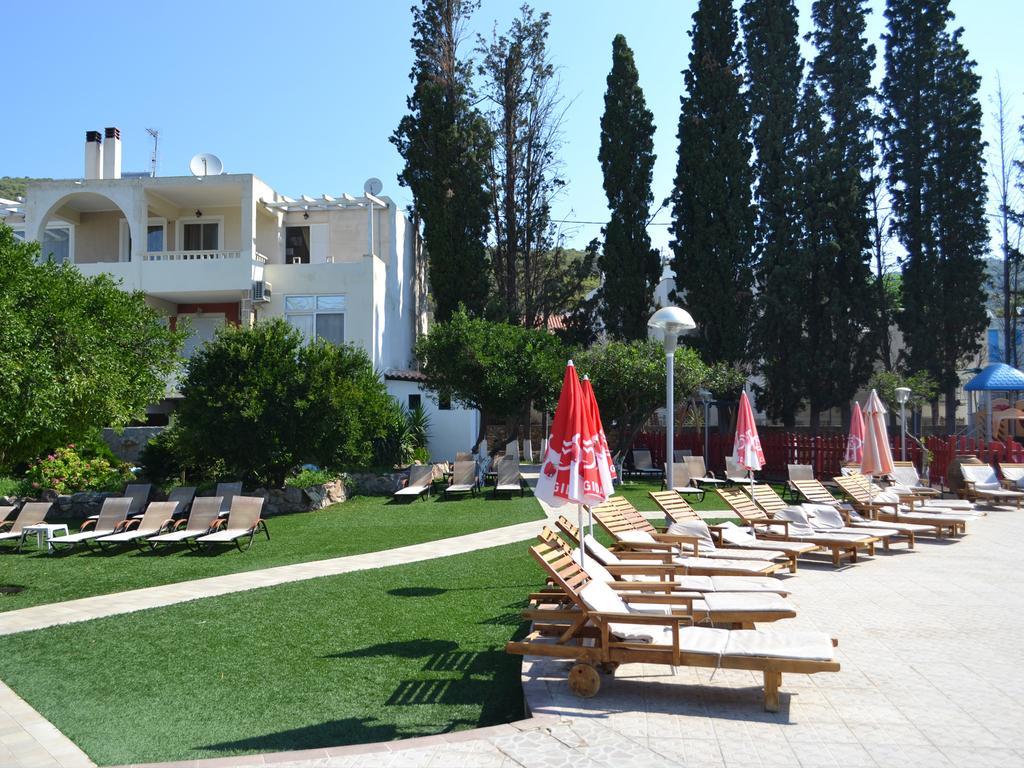 Magdas Kamares Poros Town Exterior foto