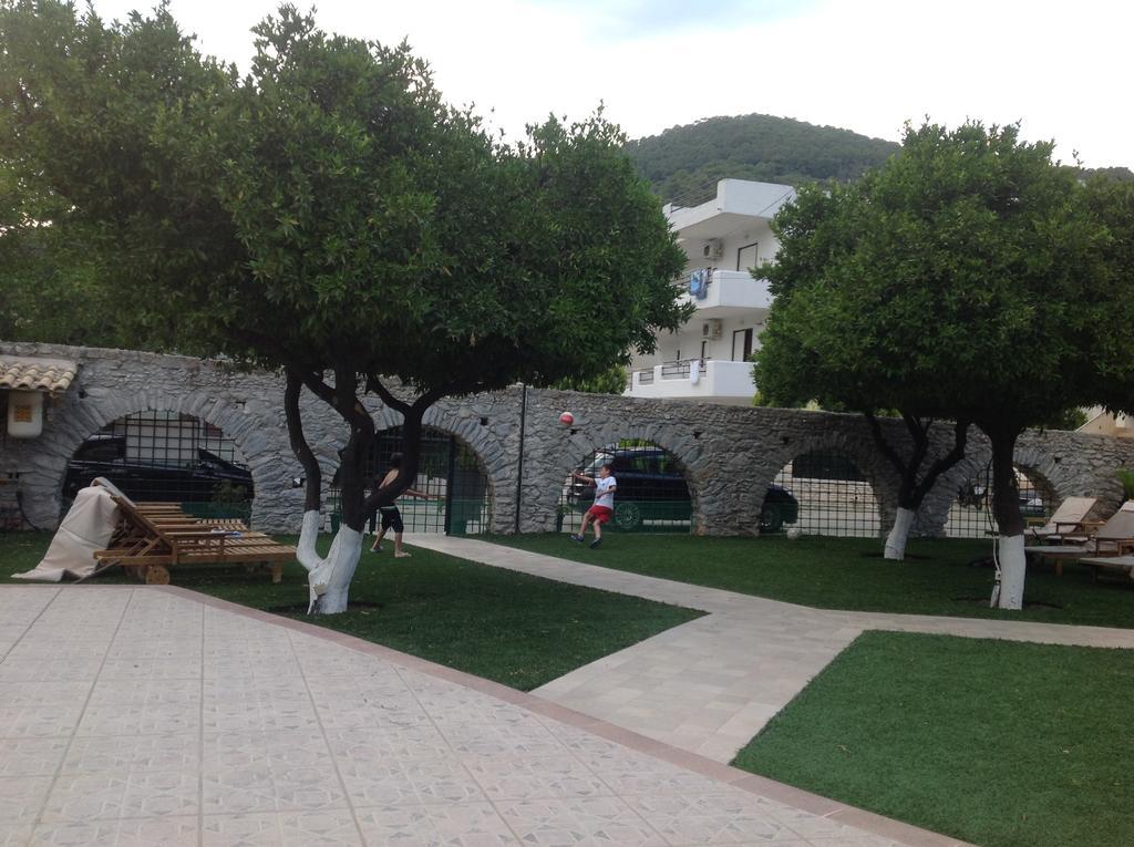 Magdas Kamares Poros Town Exterior foto